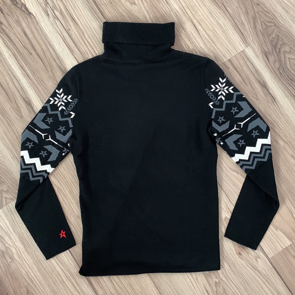 Worn once Perfect moment ski sweater in black - Picture 2 of 5